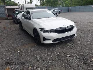 ✅ 2021 BMW 3 Series 330i • VIN: 3MW5R1J04M8B85212 • Lot: 43019544. Wystawiony na IAAI z przebiegiem 62 242 mil. Bezpłatny archiwum sprzedaży aukcyjnych z USA i szczegółowy raport historii pojazdu na DreamBid. Zdjęcie 1.