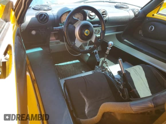 ✅ 2005 Lotus Elise • VIN: SCCPC11145HL33277 • Lot: 70831315. Wystawiony na Copart z przebiegiem 50 460 mil. Bezpłatny archiwum sprzedaży aukcyjnych z USA i szczegółowy raport historii pojazdu na DreamBid. Zdjęcie 8.