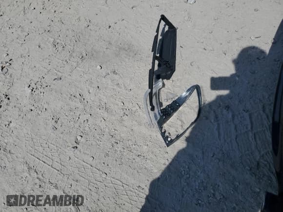 ✅ 2011 BMW 5 Series 535i • VIN: WBAFR7C58BC266915 • Lot: 59463745. Listed on Copart with 143,429 mi. Free auction sales archive from the USA and detailed vehicle history report at DreamBid. Image 12.