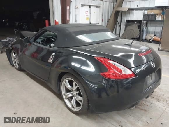 ✅ 2010 Nissan 370Z Touring • VIN: JN1AZ4FH3AM300336 • Lot: 43773816. Wystawiony na IAAI z przebiegiem 173 812 mil. Bezpłatny archiwum sprzedaży aukcyjnych z USA i szczegółowy raport historii pojazdu na DreamBid. Zdjęcie 3.