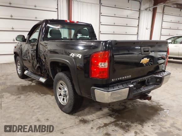 ✅ 2013 Chevrolet Silverado 1500 Work Truck • VIN: 1GCNKPEX3DZ115496 • Lot: 42607569. Wystawiony na IAAI z przebiegiem 126 823 mil. Bezpłatny archiwum sprzedaży aukcyjnych z USA i szczegółowy raport historii pojazdu na DreamBid. Zdjęcie 3.