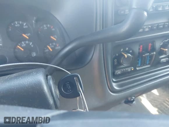 ✅ 2006 Chevrolet Silverado 1500 LS • VIN: 2GCEC13V361353131 • Lot: 43638804. Listed on IAAI with 226,092 mi. Free auction sales archive from the USA and detailed vehicle history report at DreamBid. Image 11.