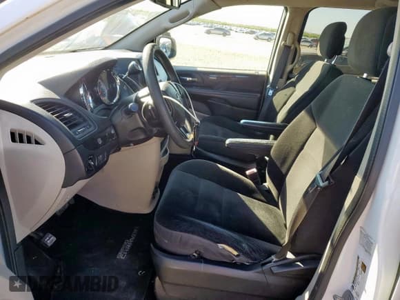 ✅ 2019 Dodge Grand Caravan SE • VIN: 2C4RDGBGXKR547638 • Lot: 91551345. Wystawiony na Copart z przebiegiem 246 689 mil. Bezpłatny archiwum sprzedaży aukcyjnych z USA i szczegółowy raport historii pojazdu na DreamBid. Zdjęcie 7.