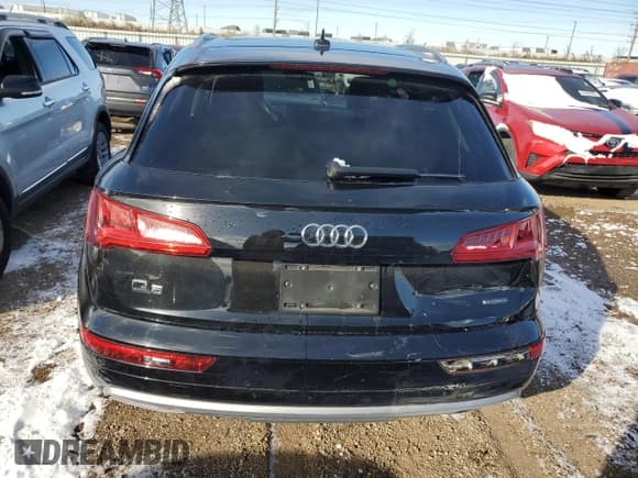 ✅ 2020 Audi Q5 Premium • VIN: WA1ANAFY5L2050758 • Lot: 92078185. Wystawiony na Copart z przebiegiem 25 440 mil. Bezpłatny archiwum sprzedaży aukcyjnych z USA i szczegółowy raport historii pojazdu na DreamBid. Zdjęcie 6.