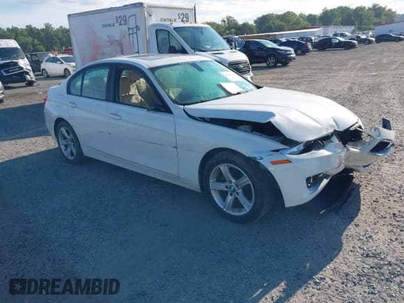 ✅ 2015 BMW 3 Series 320i xDrive • VIN: WBA3C3C58FK201605 • Lot: 43098809. Listed on IAAI with 145,647 mi. Free auction sales archive from the USA and detailed vehicle history report at DreamBid. Image 1.