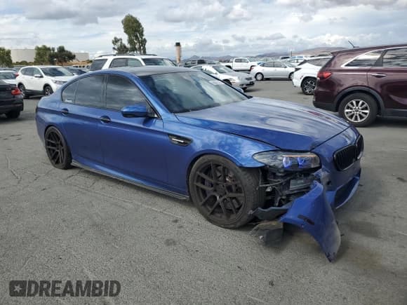 ✅ 2013 BMW M5 • VIN: WBSFV9C58DC773982 • Лот: 84922455. Опубликован ранее на Copart с пробегом 60 707 миль. Бесплатный доступ к архиву аукционных продаж из США и подробный отчёт об истории автомобиля на DreamBid. Изображение 4.