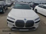 ✅ 2024 BMW i7 xDrive60 • VIN: WBY53EJ08RCP27227 • Lot: 74042144. Wystawiony na Copart z przebiegiem Nie podano. Bezpłatny archiwum sprzedaży aukcyjnych z USA i szczegółowy raport historii pojazdu na DreamBid. Zdjęcie 5.