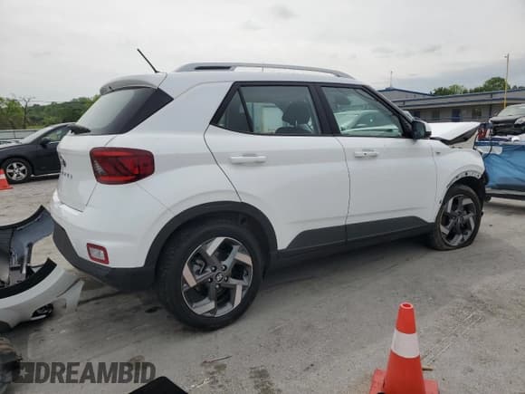 ✅ 2024 Hyundai Venue SEL • VIN: KMHRC8A39RU316861 • Lot: 54067635. Listed on Copart with 7,466 mi. Free auction sales archive from the USA and detailed vehicle history report at DreamBid. Image 3.