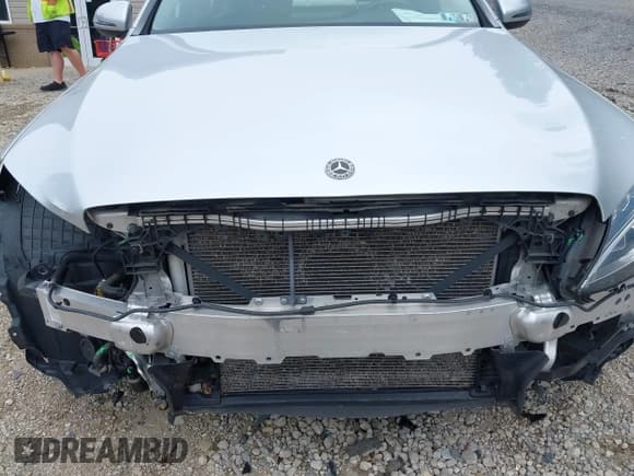 ✅ 2017 Mercedes-Benz C 300 • VIN: WDDWF4KBXHR305193 • Lot: 42766152. Listed on IAAI with 54,781 mi. Free auction sales archive from the USA and detailed vehicle history report at DreamBid. Image 21.