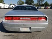 ✅ 2010 Dodge Challenger SE • VIN: 2B3CJ4DV8AH270146 • Lot: 72335424. Wystawiony na Copart z przebiegiem 147 309 mil. Bezpłatny archiwum sprzedaży aukcyjnych z USA i szczegółowy raport historii pojazdu na DreamBid. Zdjęcie 6.