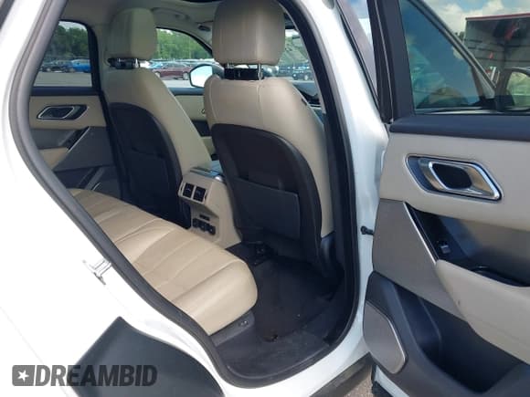 ✅ 2018 Land Rover Range Rover Velar S • VIN: SALYB2RV2JA746977 • Lot: 42423513. Wystawiony na IAAI z przebiegiem 148 062 mil. Bezpłatny archiwum sprzedaży aukcyjnych z USA i szczegółowy raport historii pojazdu na DreamBid. Zdjęcie 8.