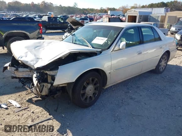 ✅ 2008 Cadillac DTS 1SC • VIN: 1G6KD57YX8U171710 • Lot: 43611887. Wystawiony na IAAI z przebiegiem 247 721 mil. Bezpłatny archiwum sprzedaży aukcyjnych z USA i szczegółowy raport historii pojazdu na DreamBid. Zdjęcie 17.