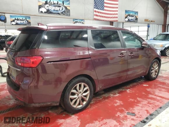 ✅ 2020 Kia Sedona LX • VIN: KNDMB5C1XL6577195 • Lot: 92217215. Listed on Copart with 128,392 mi. Free auction sales archive from the USA and detailed vehicle history report at DreamBid. Image 3.