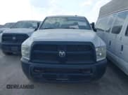 ✅ 2018 Ram 2500 Tradesman • VIN: 3C6UR5HL5JG307364 • Lot: 43302271. Wystawiony na IAAI z przebiegiem 213 912 mil. Bezpłatny archiwum sprzedaży aukcyjnych z USA i szczegółowy raport historii pojazdu na DreamBid. Zdjęcie 12.