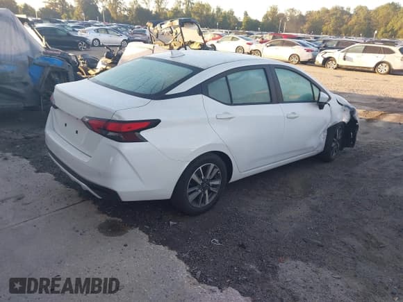 ✅ 2023 Nissan Versa SV • VIN: 3N1CN8EV8PL829528 • Lot: 43267857. Wystawiony na IAAI z przebiegiem 39 849 mil. Bezpłatny archiwum sprzedaży aukcyjnych z USA i szczegółowy raport historii pojazdu na DreamBid. Zdjęcie 4.