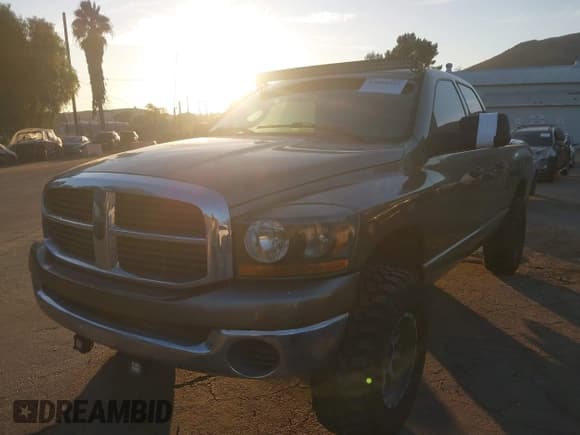 ✅ 2006 Dodge 1500 Laramie • VIN: 1D7HA18276S585089 • Лот: 43603952. Опубликован ранее на IAAI с пробегом 167 242 миль. Бесплатный доступ к архиву аукционных продаж из США и подробный отчёт об истории автомобиля на DreamBid. Изображение 2.