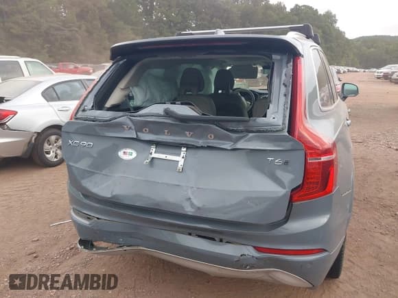 ✅ 2022 Volvo XC90 Momentum • VIN: YV4A221K5N1788329 • Lot: 42938978. Listed on IAAI with 41,844 mi. Free auction sales archive from the USA and detailed vehicle history report at DreamBid. Image 15.