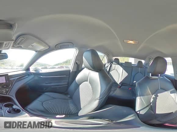 2022 Toyota Camry SE z VIN 4T1G11AK1NU666409, wystawiony jako Copart lot #70895345 z przebiegiem 109 652 mil mil oraz Szkoda całkowita • Salvage title. Historia ofert i sprzedaży dostępna na DreamBid. Obrazek 14.