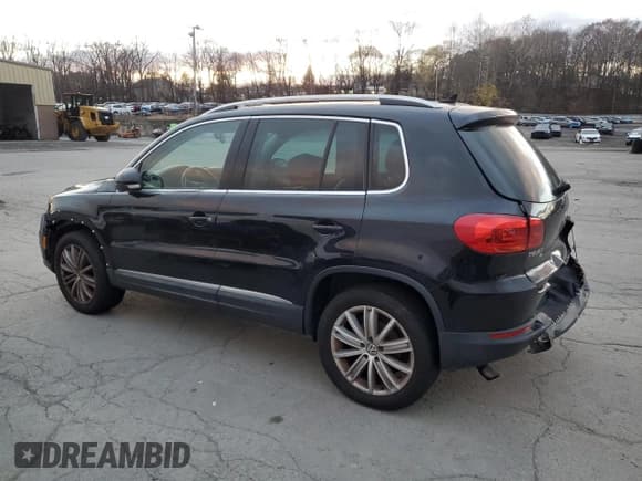 ✅ 2012 Volkswagen Tiguan S • VIN: WVGBV7AXXCW593300 • Lot: 92845815. Wystawiony na Copart z przebiegiem 124 878 mil. Bezpłatny archiwum sprzedaży aukcyjnych z USA i szczegółowy raport historii pojazdu na DreamBid. Zdjęcie 2.