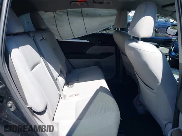 ✅ 2018 Toyota Highlander LE • VIN: 5TDBZRFH7JS809915 • Lot: 42875636. Listed on IAAI with 150,386 mi. Free auction sales archive from the USA and detailed vehicle history report at DreamBid. Image 8.