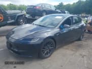 ✅ 2024 Tesla Model 3 Long Range • VIN: 5YJ3E1EB4RF834513 • Lot: 42516558. Wystawiony na IAAI z przebiegiem Nie podano. Bezpłatny archiwum sprzedaży aukcyjnych z USA i szczegółowy raport historii pojazdu na DreamBid. Zdjęcie 2.