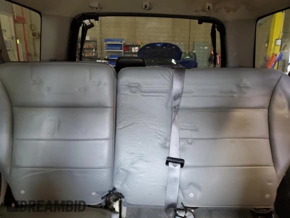 ✅ 2005 Ford Escape XLT • VIN: 1FMYU93155DA15668 • Lot: 57213355. Listed on Copart with 194,147 mi. Free auction sales archive from the USA and detailed vehicle history report at DreamBid. Image 10.