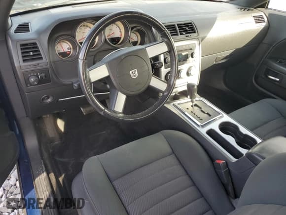 ✅ 2009 Dodge Challenger SE • VIN: 2B3LJ44V29H604991 • Лот: 92492015. Опубликован ранее на Copart с пробегом 116 187 миль. Бесплатный доступ к архиву аукционных продаж из США и подробный отчёт об истории автомобиля на DreamBid. Изображение 8.