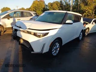 ✅ 2024 Kia Soul S • VIN: KNDJ23AU5R7227450 • Лот: 43474172. Опубликован ранее на IAAI с пробегом 35 565 миль. Бесплатный доступ к архиву аукционных продаж из США и подробный отчёт об истории автомобиля на DreamBid. Изображение 2.