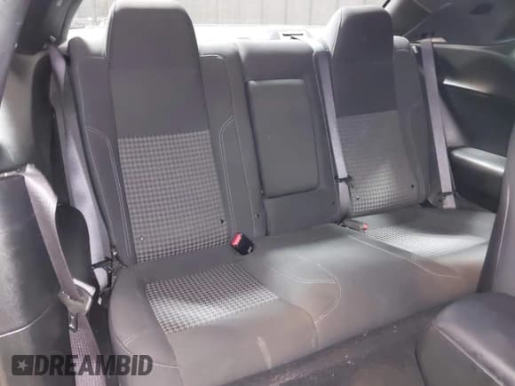 ✅ 2019 Dodge Challenger SXT • VIN: 2C3CDZGG8KH690379 • Lot: 42265412. Listed on IAAI with 45,879 mi. Free auction sales archive from the USA and detailed vehicle history report at DreamBid. Image 8.