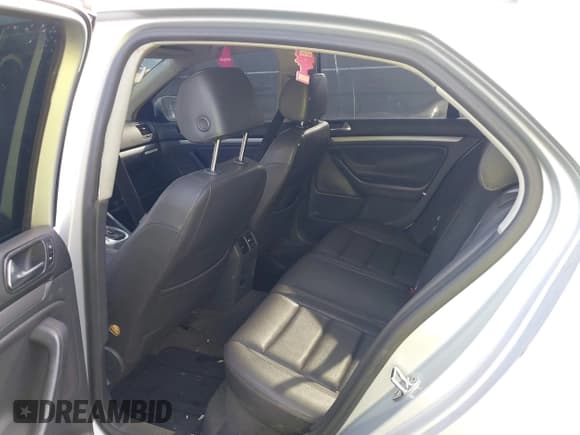 ✅ 2006 Volkswagen Jetta 2.5L • VIN: 3VWSG71K46M633522 • Лот: 42175391. Опубликован ранее на IAAI с пробегом Не указан. Бесплатный доступ к архиву аукционных продаж из США и подробный отчёт об истории автомобиля на DreamBid. Изображение 8.