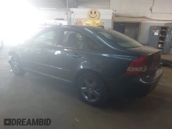 ✅ 2007 Volvo S40 2.5L Turbo • VIN: YV1MH682072302299 • Lot: 42591235. Wystawiony na IAAI z przebiegiem 80 212 mil. Bezpłatny archiwum sprzedaży aukcyjnych z USA i szczegółowy raport historii pojazdu na DreamBid. Zdjęcie 3.