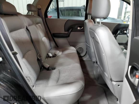 ✅ 2005 Saturn VUE • VIN: 5GZCZ53465S861384 • Lot: 46280275. Wystawiony na Copart z przebiegiem 110 668 mil. Bezpłatny archiwum sprzedaży aukcyjnych z USA i szczegółowy raport historii pojazdu na DreamBid. Zdjęcie 11.