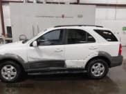 ✅ 2008 Kia Sorento EX • VIN: KNDJC736185763342 • Lot: 42640202. Listed on IAAI with 232,881 mi. Free auction sales archive from the USA and detailed vehicle history report at DreamBid. Image 14.