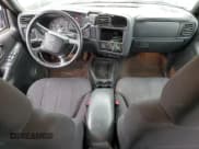 ✅ 2004 Chevrolet S-10 LS • VIN: 1GCDT13X34K138987 • Лот: 85721664. Опубликован ранее на Copart с пробегом 137 544 миль. Бесплатный доступ к архиву аукционных продаж из США и подробный отчёт об истории автомобиля на DreamBid. Изображение 8.