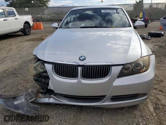 2006 BMW 3 Series 330i z VIN WBAVB33576KS38320, wystawiony jako Copart lot #89443035 z przebiegiem 129 549 mil mil oraz Szkoda całkowita • Salvage title. Historia ofert i sprzedaży dostępna na DreamBid. Obrazek 5.
