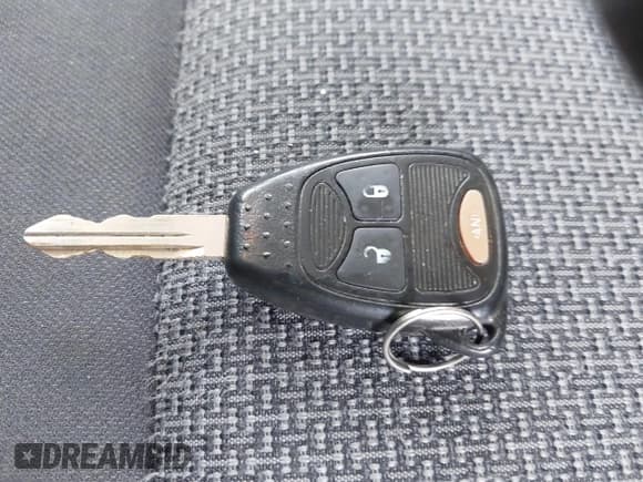 ✅ 2009 Jeep Patriot Sport • VIN: 1J4FF28B29D217155 • Lot: 43828978. Listed on IAAI with 173,160 mi. Free auction sales archive from the USA and detailed vehicle history report at DreamBid. Image 11.