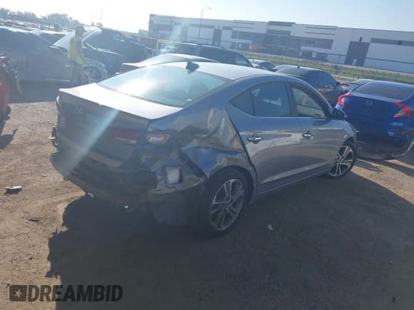 ✅ 2017 Hyundai Elantra SE • VIN: 5NPD84LF4HH080953 • Lot: 43291098. Listed on IAAI with 152,760 mi. Free auction sales archive from the USA and detailed vehicle history report at DreamBid. Image 4.