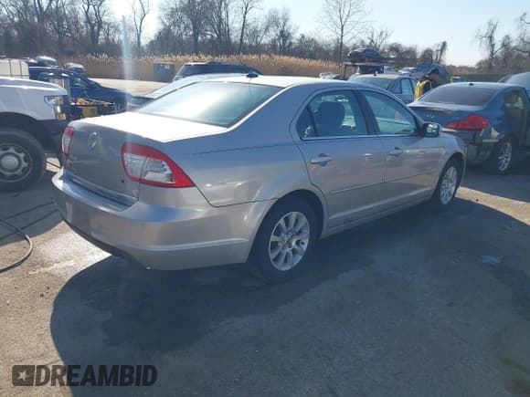 ✅ 2008 Mercury Milan • VIN: 3MEHM07Z58R633485 • Lot: 41764314. Listed on IAAI with 60,842 mi. Free auction sales archive from the USA and detailed vehicle history report at DreamBid. Image 4.