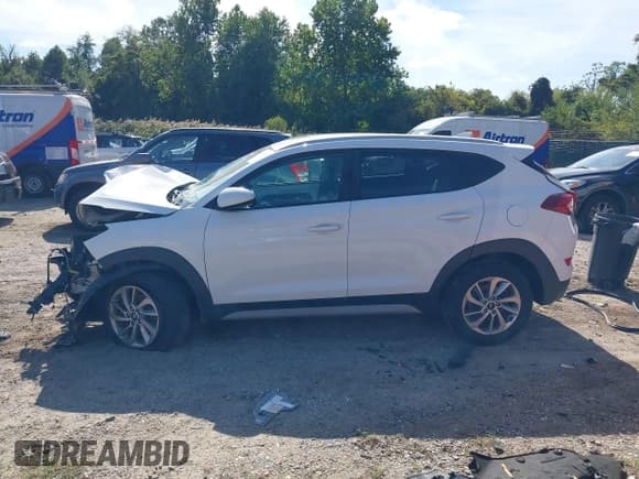 ✅ 2018 Hyundai Tucson SEL • VIN: KM8J33A4XJU609035 • Lot: 43352479. Listed on IAAI with 139,116 mi. Free auction sales archive from the USA and detailed vehicle history report at DreamBid. Image 14.