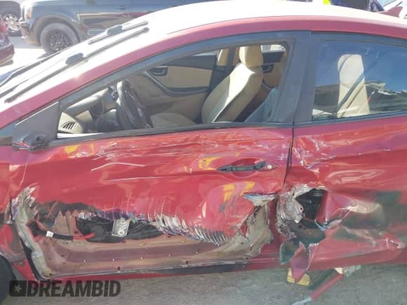 2013 Hyundai Elantra Limited z VIN KMHDH4AE0DU671383, wystawiony jako IAAI lot #43428181 z przebiegiem Nie podano mil oraz . Historia ofert i sprzedaży dostępna na DreamBid. Obrazek 6.