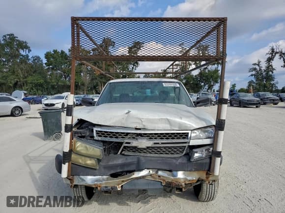 ✅ 2005 Chevrolet Silverado 2500HD Work Truck • VIN: 1GCHC24U75E212889 • Lot: 93286955. Listed on Copart with 260,584 mi. Free auction sales archive from the USA and detailed vehicle history report at DreamBid. Image 5.