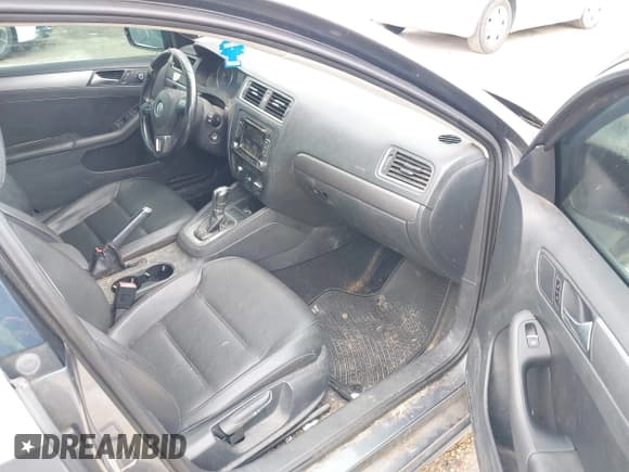 ✅ 2013 Volkswagen Jetta TDI w/Premium • VIN: 3VWLL7AJ4DM351806 • Лот: 42654515. Опубликован ранее на IAAI с пробегом 146 910 миль. Бесплатный доступ к архиву аукционных продаж из США и подробный отчёт об истории автомобиля на DreamBid. Изображение 5.