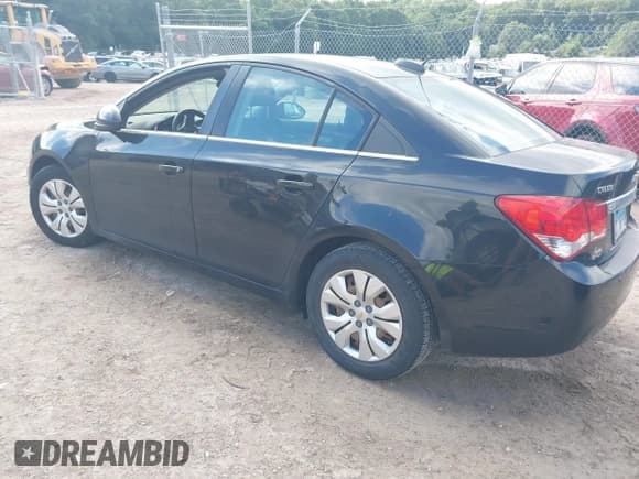 ✅ 2016 Chevrolet Cruze LT • VIN: 1G1PE5SB1G7147210 • Lot: 42985811. Listed on IAAI with 107,935 mi. Free auction sales archive from the USA and detailed vehicle history report at DreamBid. Image 3.