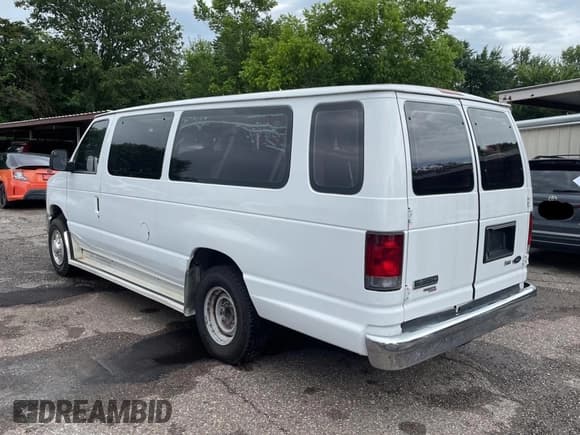 ✅ 2012 Ford Econoline Passenger XL • VIN: 1FBSS3BL1CDA67610 • Lot: 63864545. Listed on Copart with 143,760 mi. Free auction sales archive from the USA and detailed vehicle history report at DreamBid. Image 3.