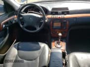 ✅ 2000 Mercedes-Benz S 320/430/500 • VIN: WDBNG70J8YA111998 • Lot: 68190024. Listed on Copart with 141,580 mi. Free auction sales archive from the USA and detailed vehicle history report at DreamBid. Image 8.