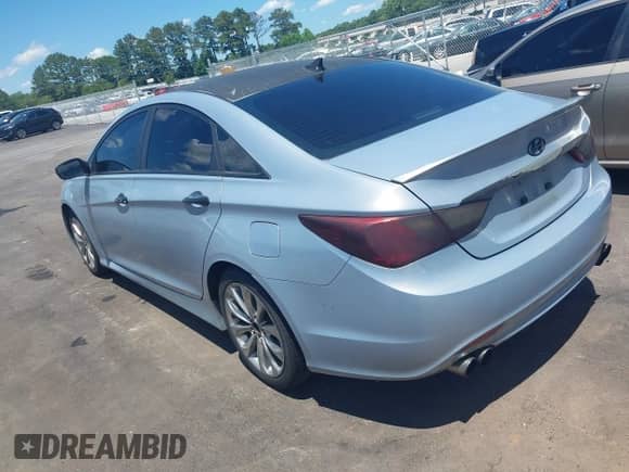 2011 Hyundai Sonata SE с VIN 5NPEC4AB7BH218172, выставлен на аукционе IAAI как лот 42343887 с пробегом 139 879 миль миль и . История ставок и продаж доступна на DreamBid. Изображение 3.