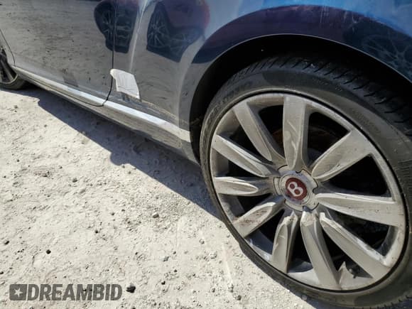 ✅ 2015 Bentley Continental GT • VIN: SCBGT3ZA7FC046941 • Lot: 76020434. Wystawiony na Copart z przebiegiem Nie podano. Bezpłatny archiwum sprzedaży aukcyjnych z USA i szczegółowy raport historii pojazdu na DreamBid. Zdjęcie 12.