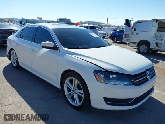 ✅ 2014 Volkswagen Passat SE • VIN: 1VWBT7A31EC056596 • Лот: 43213044. Опубликован ранее на IAAI с пробегом 138 799 миль. Бесплатный доступ к архиву аукционных продаж из США и подробный отчёт об истории автомобиля на DreamBid. Изображение 1.
