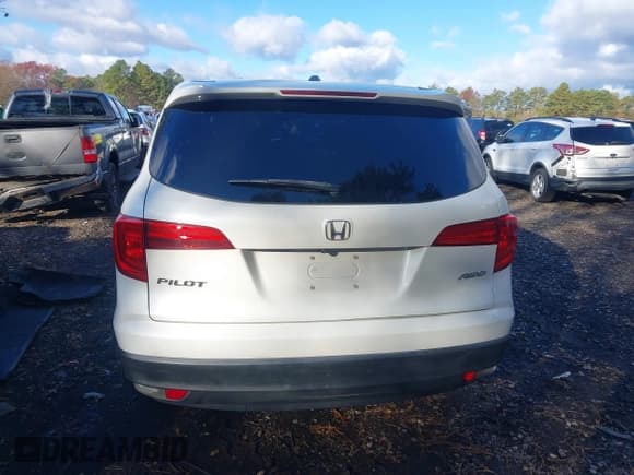 ✅ 2017 Honda Pilot EX-L • VIN: 5FNYF6H56HB086190 • Lot: 43626980. Listed on IAAI with 146,478 mi. Free auction sales archive from the USA and detailed vehicle history report at DreamBid. Image 16.