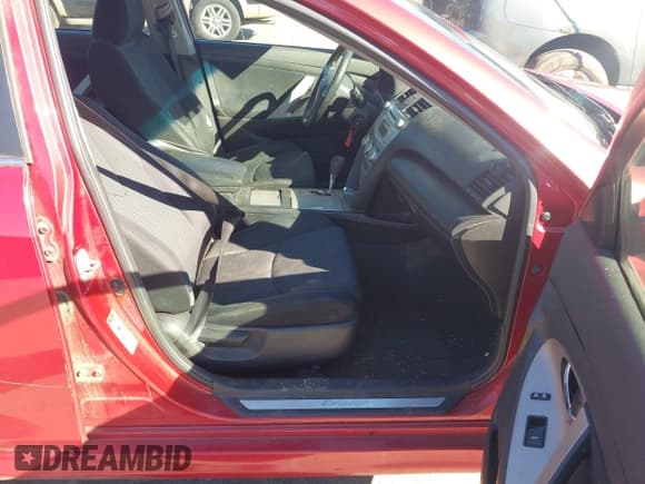 ✅ 2010 Toyota Camry • VIN: 4T1BF3EK5AU083160 • Lot: 43480729. Listed on IAAI with 196,146 mi. Free auction sales archive from the USA and detailed vehicle history report at DreamBid. Image 5.
